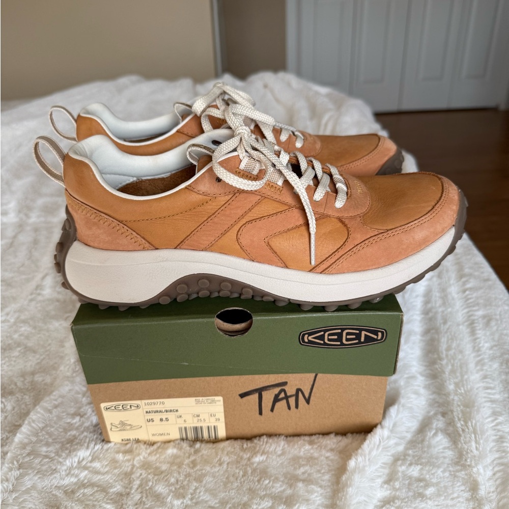 Leather sneakers Keen size 8.5 excellent condition